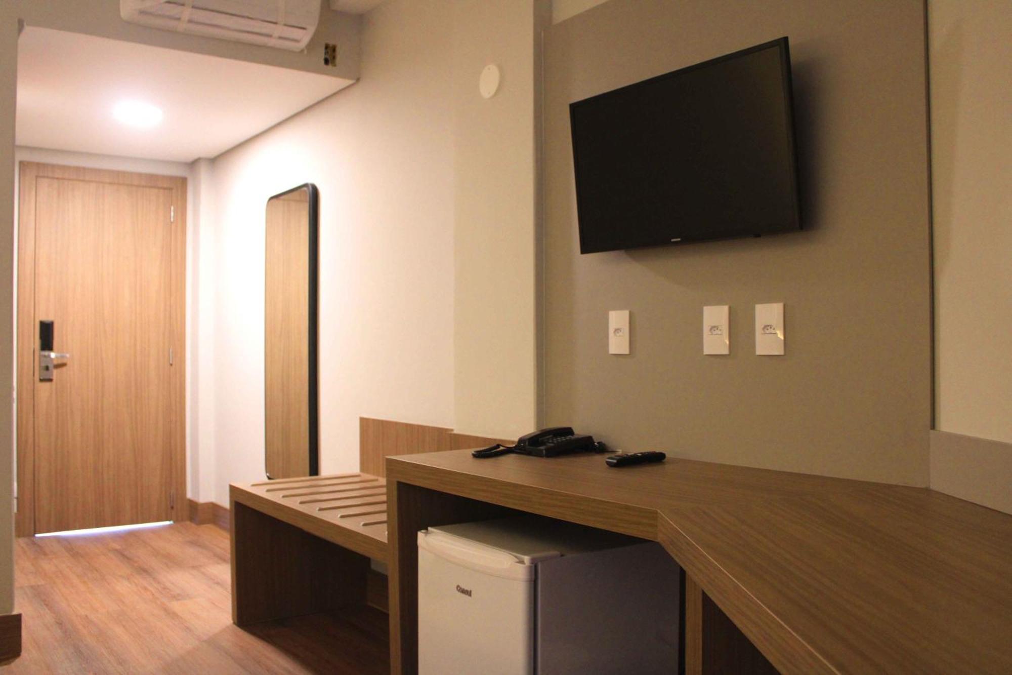 Hotel Evora By Rede Sagres ฟลอเรียนอโปลิส ภายนอก รูปภาพ